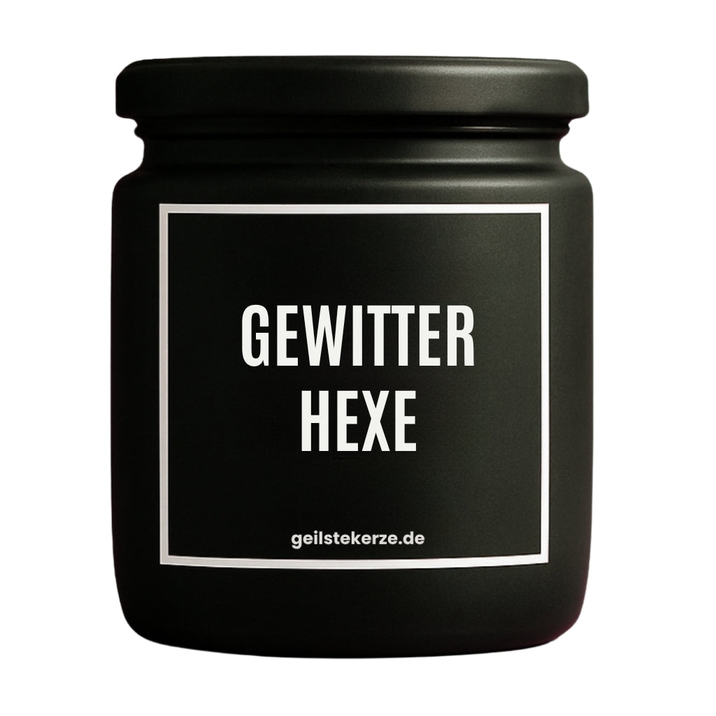 Duftkerze mit Spruch von geilstekerze ist der neue Geschenketrend. Diese witzige Kerze Vegane Bio-Kerze mit Spruch – GEWITTERHEXE brennt mega lange sagenhafte 80 Stunde, hochwertige ätherische Öle schaffen beste Duftverteilung. Mit 1400 lustigen Sprüchen perfekt zum Verschenken. Handgemacht in Deutschland von geilstekerze.de -Die beste Duftkerze die du kaufen kannst.