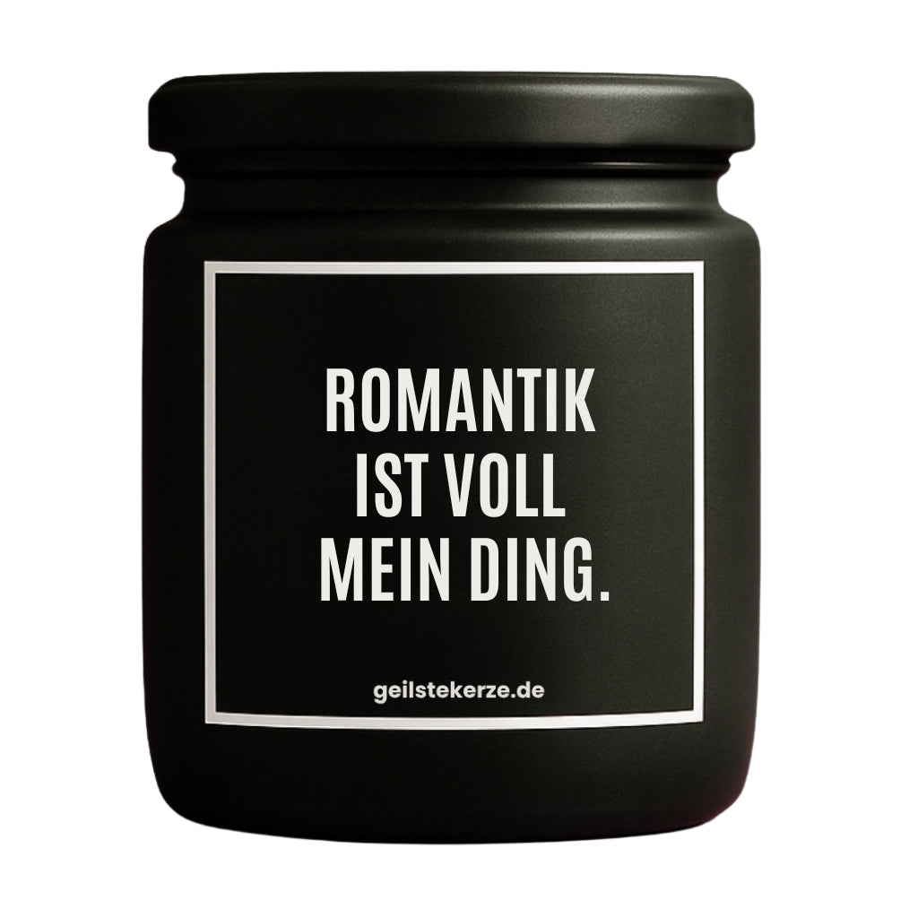 Duftkerze mit Spruch von geilstekerze ist der neue Geschenketrend. Diese witzige Kerze Vegane Bio-Kerze mit Spruch – ROMANTIK IST VOLL MEIN DING. brennt mega lange sagenhafte 80 Stunde, hochwertige ätherische Öle schaffen beste Duftverteilung. Mit 1400 lustigen Sprüchen perfekt zum Verschenken. Handgemacht in Deutschland von geilstekerze.de -Die beste Duftkerze die du kaufen kannst.