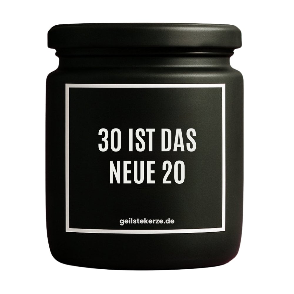 Duftkerze mit Spruch von geilstekerze ist der neue Geschenketrend. Diese witzige Kerze Vegane Bio-Kerze mit Spruch – 30 IST DAS NEUE 20 brennt mega lange sagenhafte 80 Stunde, hochwertige ätherische Öle schaffen beste Duftverteilung. Mit 1400 lustigen Sprüchen perfekt zum Verschenken. Handgemacht in Deutschland von geilstekerze.de -Die beste Duftkerze die du kaufen kannst.