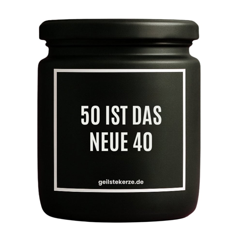 Duftkerze mit Spruch von geilstekerze ist der neue Geschenketrend. Diese witzige Kerze Vegane Bio-Kerze mit Spruch – 50 IST DAS NEUE 40 brennt mega lange sagenhafte 80 Stunde, hochwertige ätherische Öle schaffen beste Duftverteilung. Mit 1400 lustigen Sprüchen perfekt zum Verschenken. Handgemacht in Deutschland von geilstekerze.de -Die beste Duftkerze die du kaufen kannst.
