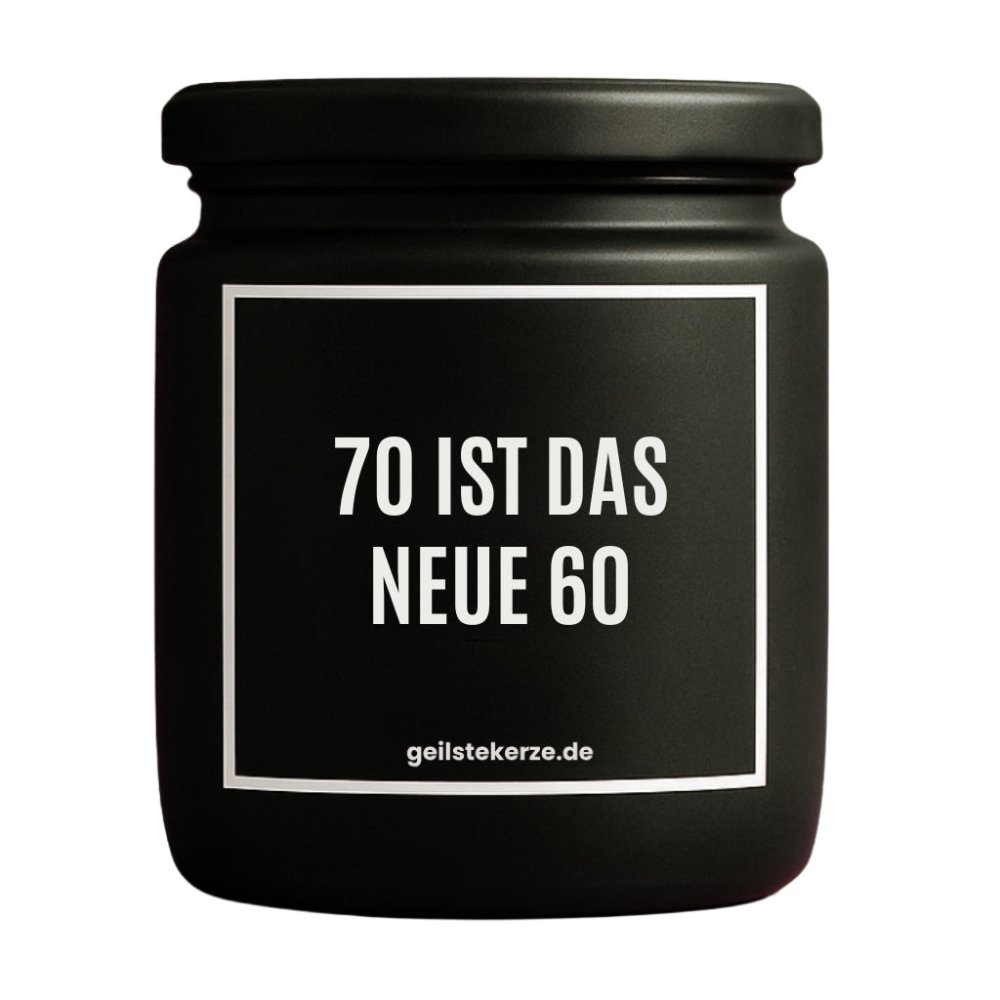 Duftkerze mit Spruch von geilstekerze ist der neue Geschenketrend. Diese witzige Kerze Vegane Bio-Kerze mit Spruch – 70 IST DAS NEUE 60 brennt mega lange sagenhafte 80 Stunde, hochwertige ätherische Öle schaffen beste Duftverteilung. Mit 1400 lustigen Sprüchen perfekt zum Verschenken. Handgemacht in Deutschland von geilstekerze.de -Die beste Duftkerze die du kaufen kannst.