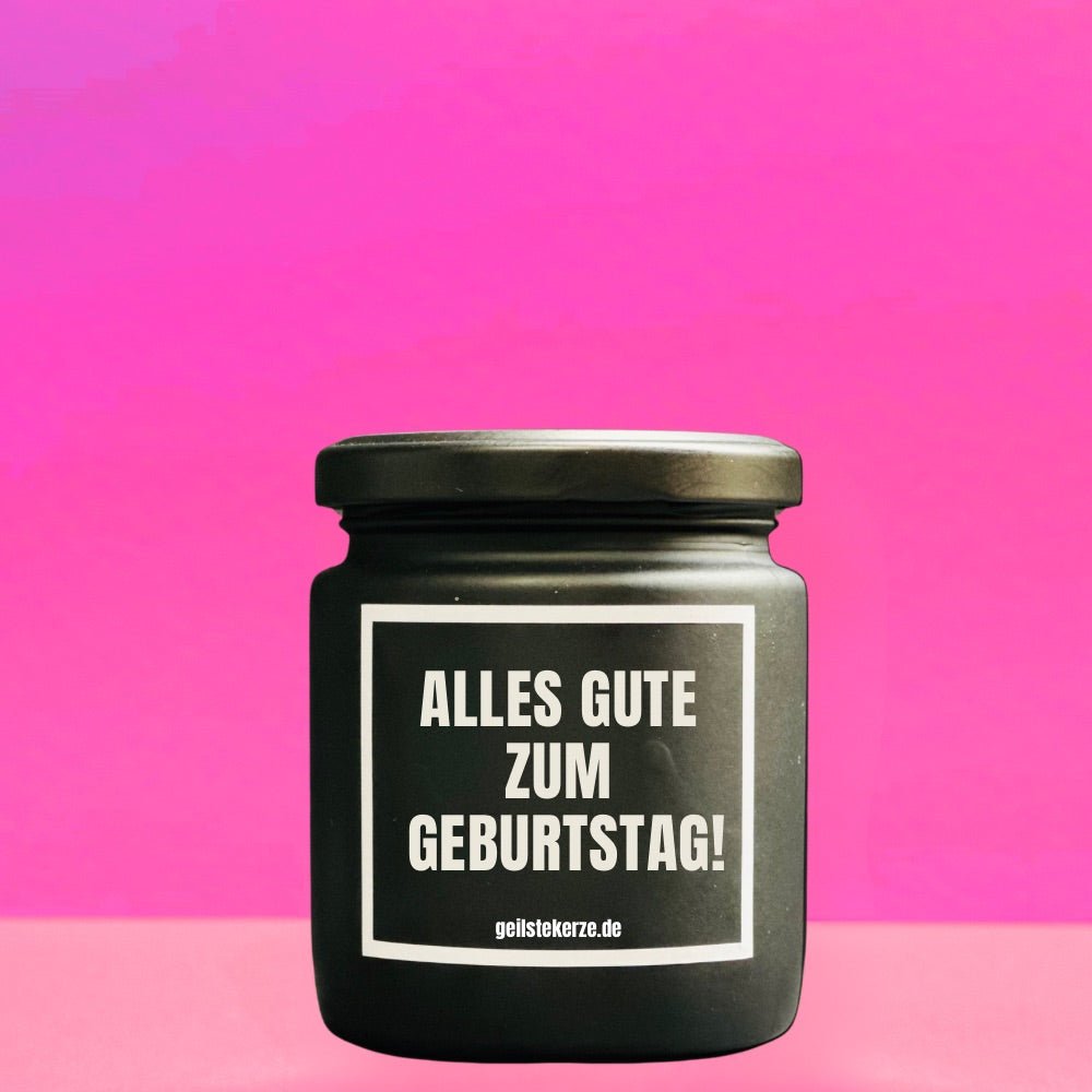 Duftkerze mit Spruch von geilstekerze ist der neue Geschenketrend. Diese witzige Kerze Vegane Bio-Kerze mit Spruch – ALLES GUTE ZUM GEBURTSTAG brennt mega lange sagenhafte 80 Stunde, hochwertige ätherische Öle schaffen beste Duftverteilung. Mit 1400 lustigen Sprüchen perfekt zum Verschenken. Handgemacht in Deutschland von geilstekerze.de -Die beste Duftkerze die du kaufen kannst.
