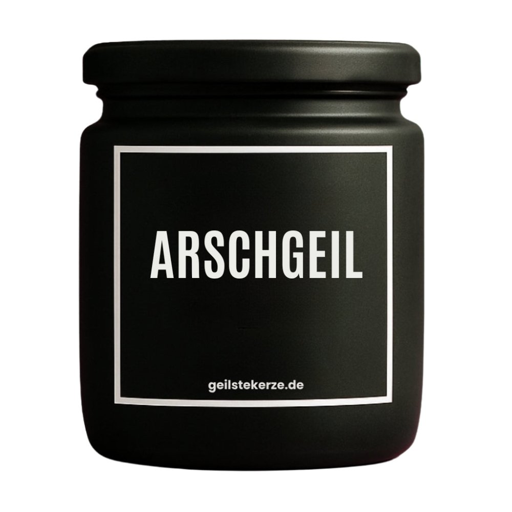 Duftkerze mit Spruch von geilstekerze ist der neue Geschenketrend. Diese witzige Kerze Vegane Bio-Kerze mit Spruch – ARSCHGEIL brennt mega lange sagenhafte 80 Stunde, hochwertige ätherische Öle schaffen beste Duftverteilung. Mit 1400 lustigen Sprüchen perfekt zum Verschenken. Handgemacht in Deutschland von geilstekerze.de -Die beste Duftkerze die du kaufen kannst.