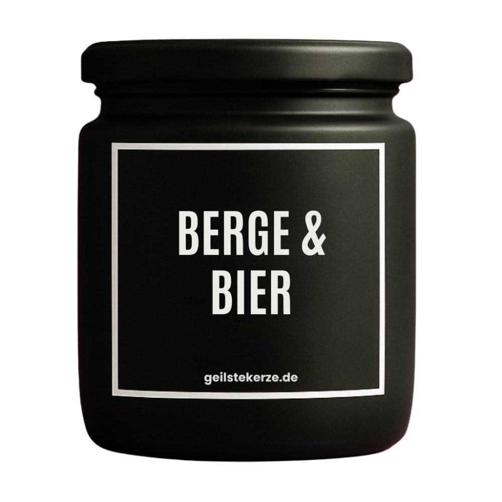 Duftkerze mit Spruch von geilstekerze ist der neue Geschenketrend. Diese witzige Kerze Vegane Bio-Kerze mit Spruch – BERGE & BIER brennt mega lange sagenhafte 80 Stunde, hochwertige ätherische Öle schaffen beste Duftverteilung. Mit 1400 lustigen Sprüchen perfekt zum Verschenken. Handgemacht in Deutschland von geilstekerze.de -Die beste Duftkerze die du kaufen kannst.