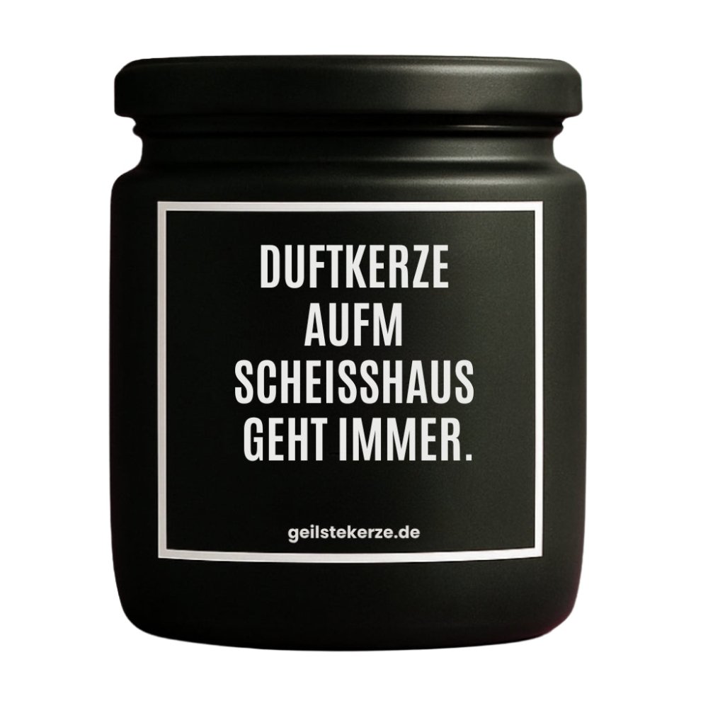 Duftkerze mit Spruch von geilstekerze ist der neue Geschenketrend. Diese witzige Kerze Vegane Bio-Kerze mit Spruch – DUFTKERZE AUFM SCHEISSHAUS GEHT IMMER. brennt mega lange sagenhafte 80 Stunde, hochwertige ätherische Öle schaffen beste Duftverteilung. Mit 1400 lustigen Sprüchen perfekt zum Verschenken. Handgemacht in Deutschland von geilstekerze.de -Die beste Duftkerze die du kaufen kannst.