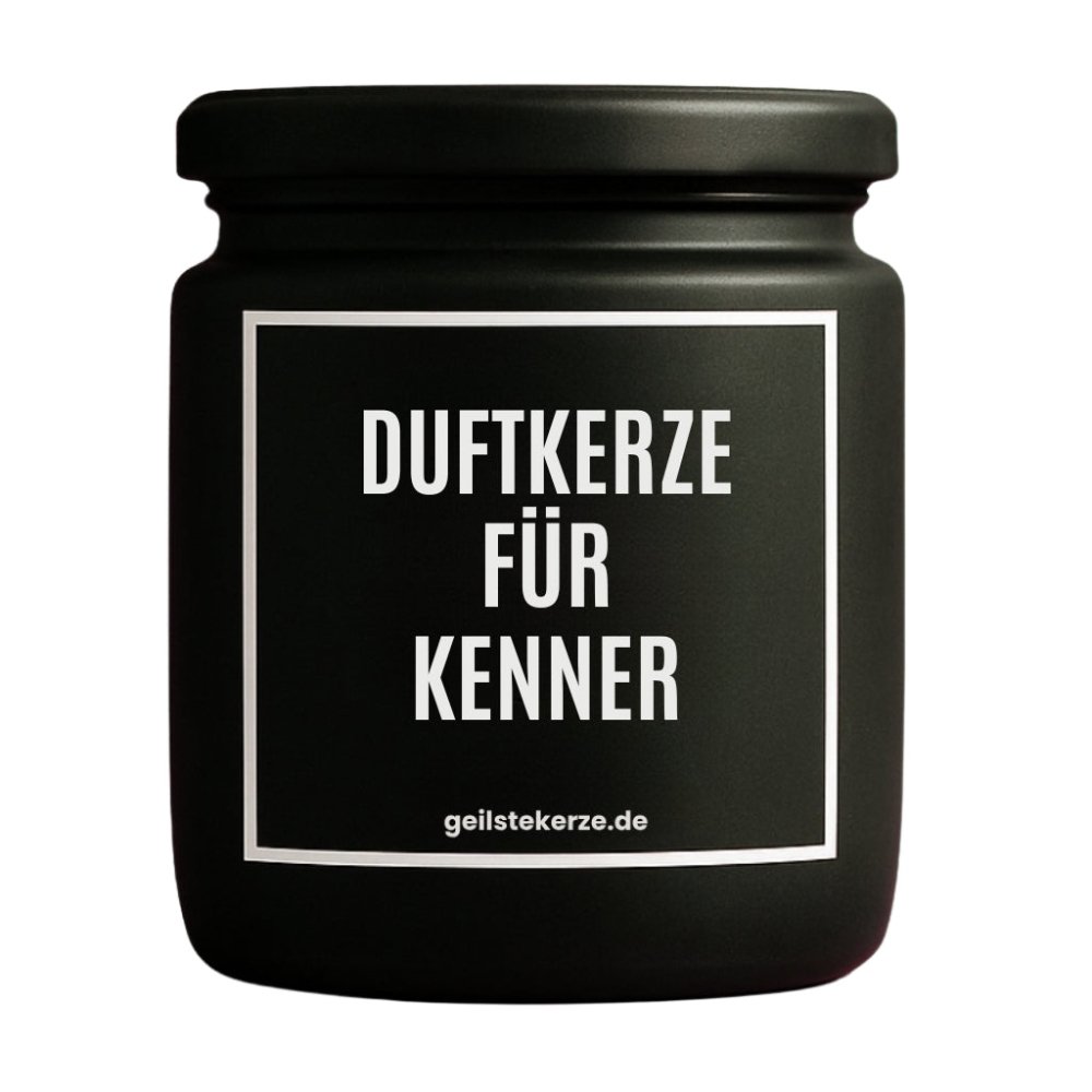Duftkerze mit Spruch von geilstekerze ist der neue Geschenketrend. Diese witzige Kerze Vegane Bio-Kerze mit Spruch – DUFTKERZE FÜR KENNER brennt mega lange sagenhafte 80 Stunde, hochwertige ätherische Öle schaffen beste Duftverteilung. Mit 1400 lustigen Sprüchen perfekt zum Verschenken. Handgemacht in Deutschland von geilstekerze.de -Die beste Duftkerze die du kaufen kannst.