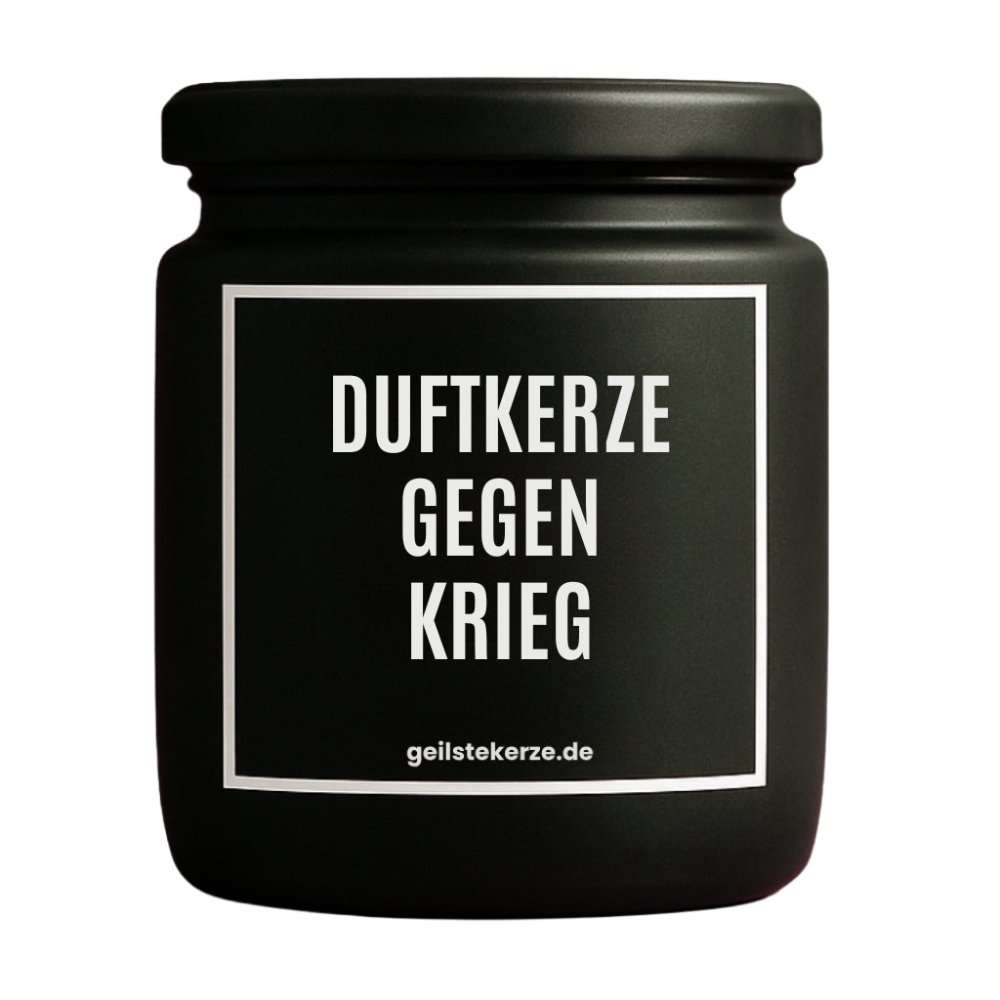 Duftkerze mit Spruch von geilstekerze ist der neue Geschenketrend. Diese witzige Kerze Vegane Bio-Kerze mit Spruch – DUFTKERZE GEGEN KRIEG brennt mega lange sagenhafte 80 Stunde, hochwertige ätherische Öle schaffen beste Duftverteilung. Mit 1400 lustigen Sprüchen perfekt zum Verschenken. Handgemacht in Deutschland von geilstekerze.de -Die beste Duftkerze die du kaufen kannst.