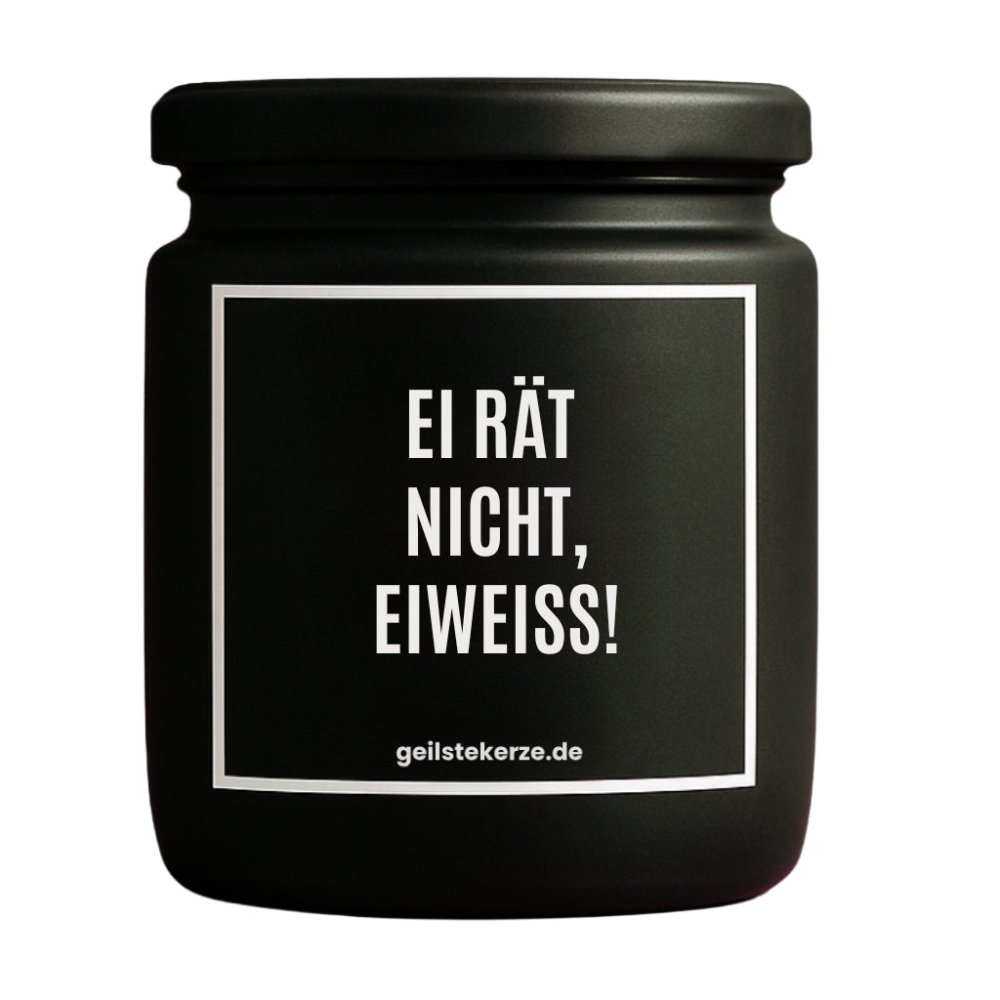 Duftkerze mit Spruch von geilstekerze ist der neue Geschenketrend. Diese witzige Kerze Vegane Bio-Kerze mit Spruch – EI RÄT NICHT, EIWEISS! brennt mega lange sagenhafte 80 Stunde, hochwertige ätherische Öle schaffen beste Duftverteilung. Mit 1400 lustigen Sprüchen perfekt zum Verschenken. Handgemacht in Deutschland von geilstekerze.de -Die beste Duftkerze die du kaufen kannst.