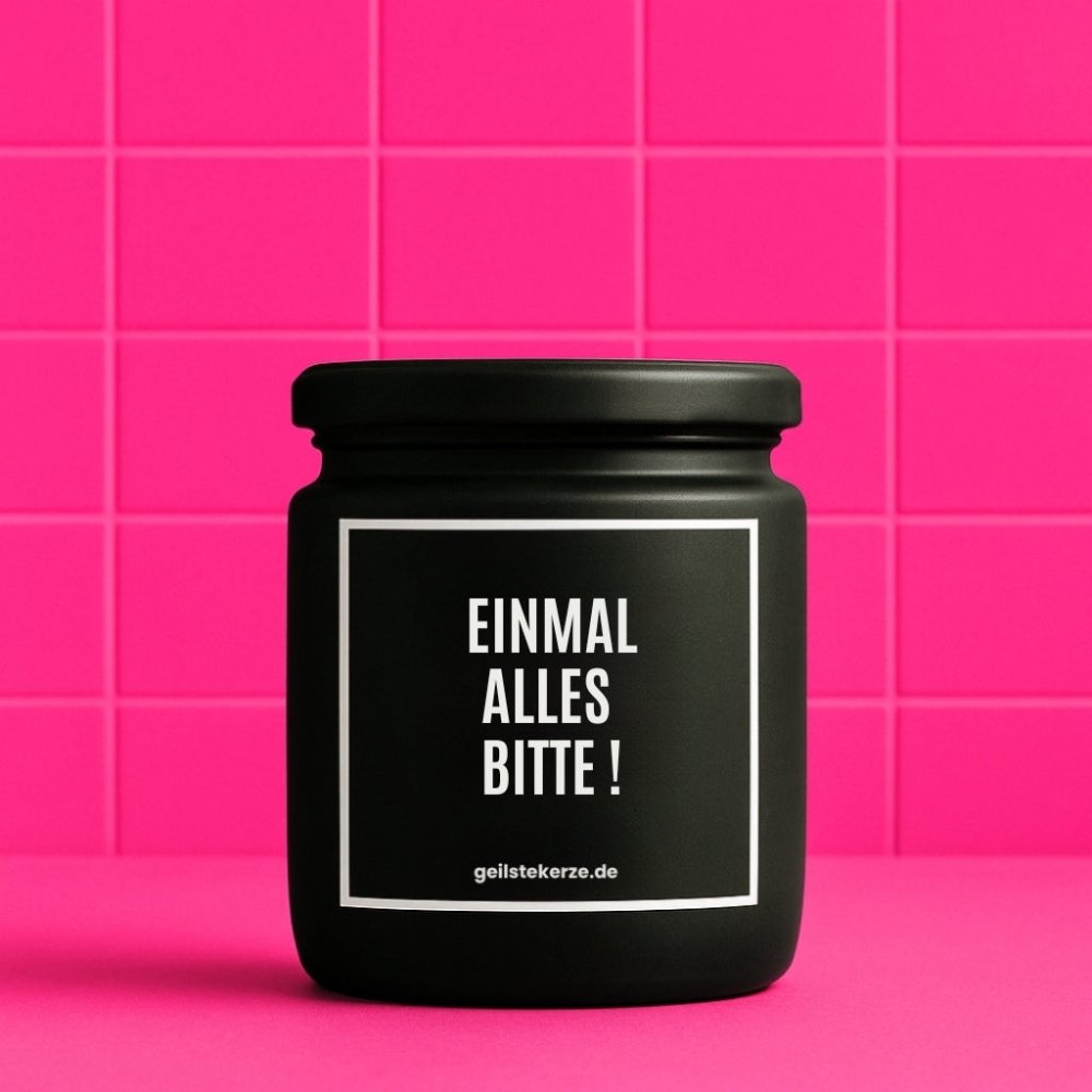Duftkerze mit Spruch von geilstekerze ist der neue Geschenketrend. Diese witzige Kerze Vegane Bio-Kerze mit Spruch – EINMAL ALLES BITTE brennt mega lange sagenhafte 80 Stunde, hochwertige ätherische Öle schaffen beste Duftverteilung. Mit 1400 lustigen Sprüchen perfekt zum Verschenken. Handgemacht in Deutschland von geilstekerze.de -Die beste Duftkerze die du kaufen kannst.