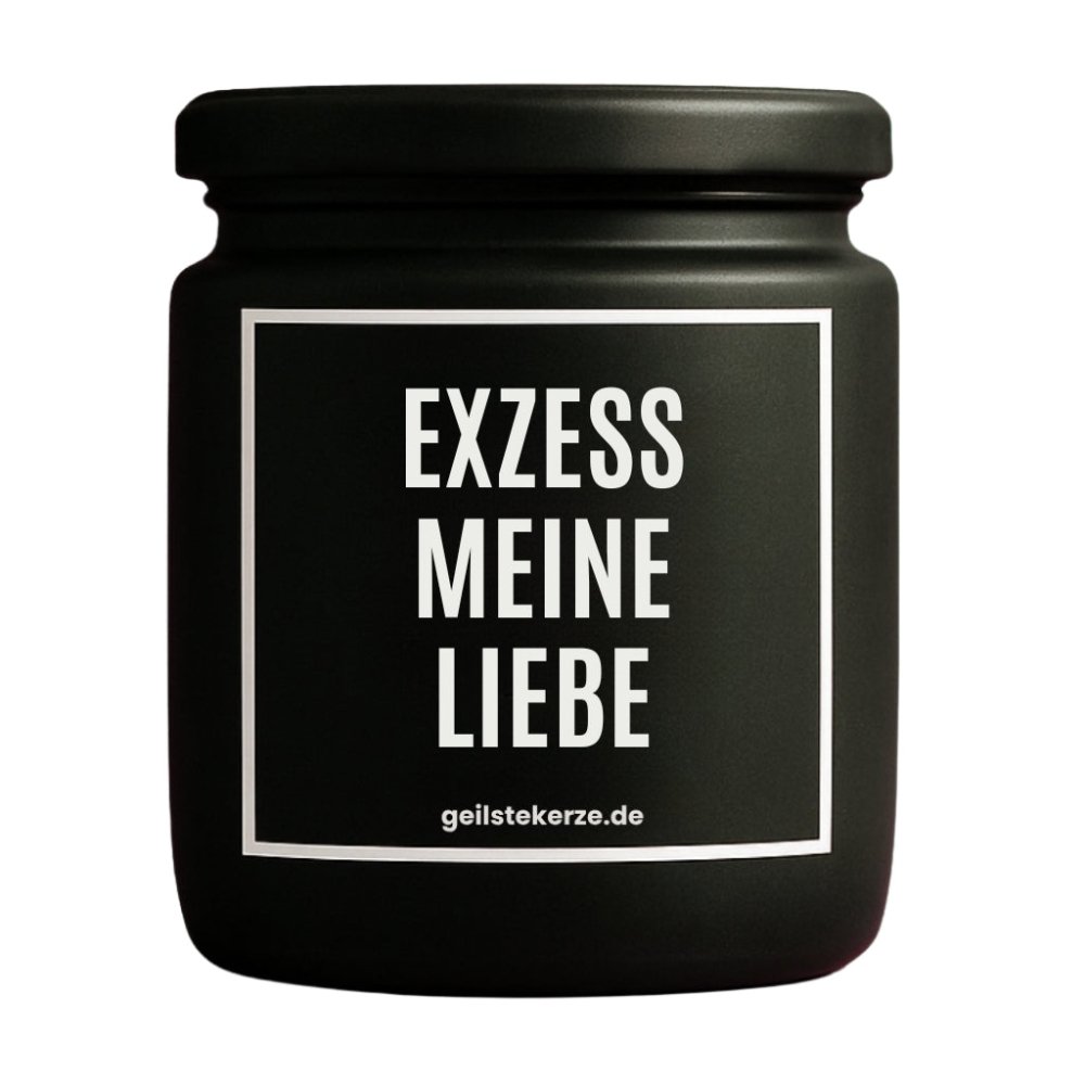 Duftkerze mit Spruch von geilstekerze ist der neue Geschenketrend. Diese witzige Kerze Vegane Bio-Kerze mit Spruch – EXZESS MEINE LIEBE brennt mega lange sagenhafte 80 Stunde, hochwertige ätherische Öle schaffen beste Duftverteilung. Mit 1400 lustigen Sprüchen perfekt zum Verschenken. Handgemacht in Deutschland von geilstekerze.de -Die beste Duftkerze die du kaufen kannst.