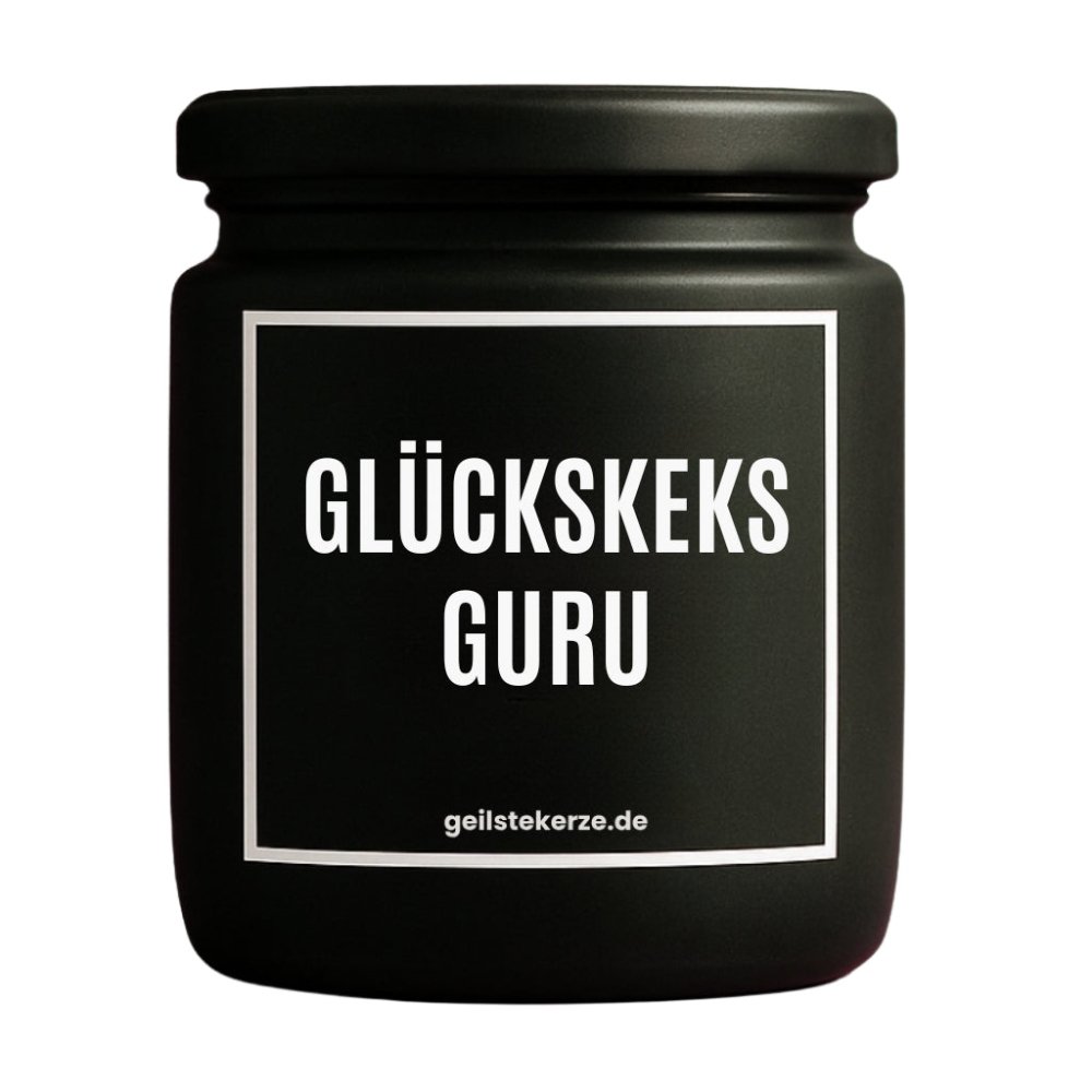 Duftkerze mit Spruch von geilstekerze ist der neue Geschenketrend. Diese witzige Kerze Vegane Bio-Kerze mit Spruch – GLÜCKSKEKSGURU brennt mega lange sagenhafte 80 Stunde, hochwertige ätherische Öle schaffen beste Duftverteilung. Mit 1400 lustigen Sprüchen perfekt zum Verschenken. Handgemacht in Deutschland von geilstekerze.de -Die beste Duftkerze die du kaufen kannst.
