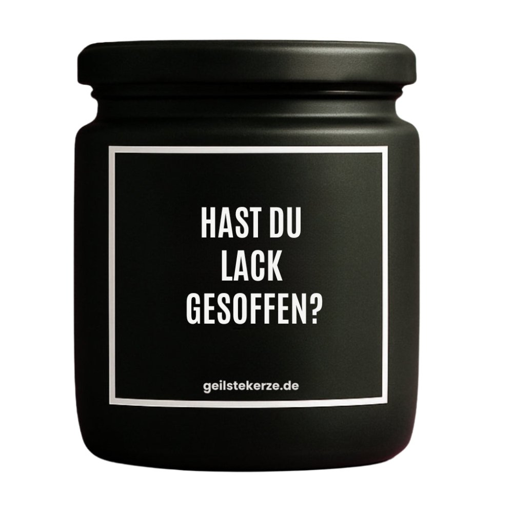 Duftkerze mit Spruch von geilstekerze ist der neue Geschenketrend. Diese witzige Kerze Vegane Bio-Kerze mit Spruch – HAST DU LACK GESOFFEN? brennt mega lange sagenhafte 80 Stunde, hochwertige ätherische Öle schaffen beste Duftverteilung. Mit 1400 lustigen Sprüchen perfekt zum Verschenken. Handgemacht in Deutschland von geilstekerze.de -Die beste Duftkerze die du kaufen kannst.
