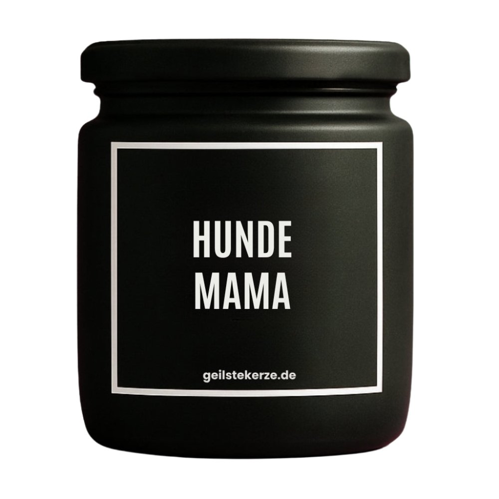 Duftkerze mit Spruch von geilstekerze ist der neue Geschenketrend. Diese witzige Kerze Vegane Bio-Kerze mit Spruch – HUNDE MAMA brennt mega lange sagenhafte 80 Stunde, hochwertige ätherische Öle schaffen beste Duftverteilung. Mit 1400 lustigen Sprüchen perfekt zum Verschenken. Handgemacht in Deutschland von geilstekerze.de -Die beste Duftkerze die du kaufen kannst.