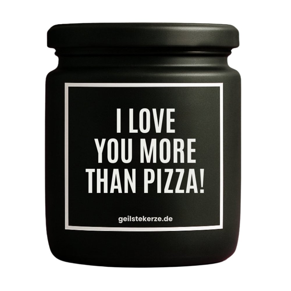 Duftkerze mit Spruch von geilstekerze ist der neue Geschenketrend. Diese witzige Kerze Vegane Bio-Kerze mit Spruch – I LOVE YOU MORE THAN PIZZA! brennt mega lange sagenhafte 80 Stunde, hochwertige ätherische Öle schaffen beste Duftverteilung. Mit 1400 lustigen Sprüchen perfekt zum Verschenken. Handgemacht in Deutschland von geilstekerze.de -Die beste Duftkerze die du kaufen kannst.