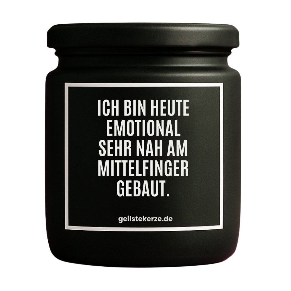 Duftkerze mit Spruch von geilstekerze ist der neue Geschenketrend. Diese witzige Kerze Vegane Bio-Kerze mit Spruch – ICH BIN HEUTE EMOTIONAL SEHR NAH AM MITTELFINGER GEBAUT. brennt mega lange sagenhafte 80 Stunde, hochwertige ätherische Öle schaffen beste Duftverteilung. Mit 1400 lustigen Sprüchen perfekt zum Verschenken. Handgemacht in Deutschland von geilstekerze.de -Die beste Duftkerze die du kaufen kannst.
