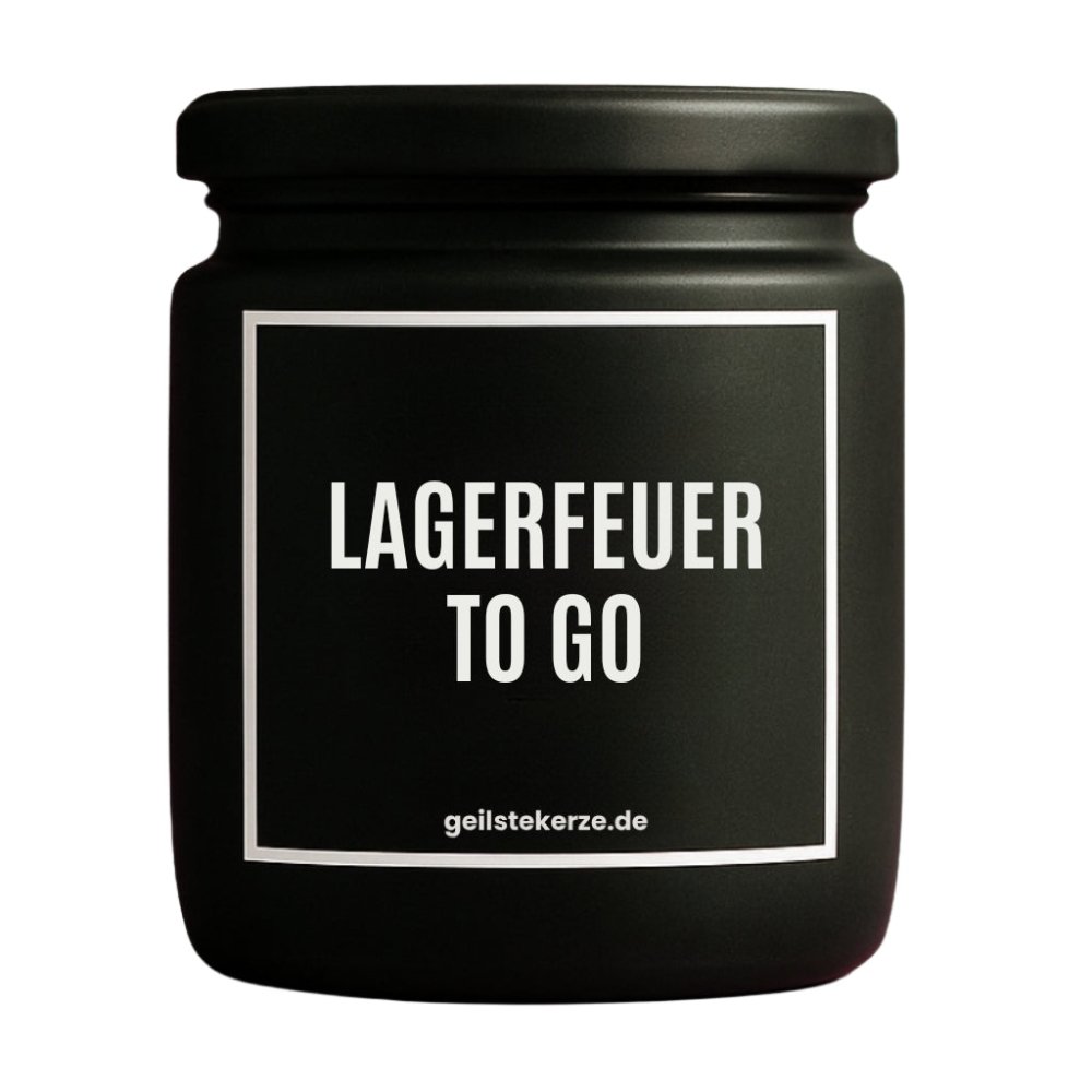 Duftkerze mit Spruch von geilstekerze ist der neue Geschenketrend. Diese witzige Kerze Vegane Bio-Kerze mit Spruch – LAGERFEUER TO GO brennt mega lange sagenhafte 80 Stunde, hochwertige ätherische Öle schaffen beste Duftverteilung. Mit 1400 lustigen Sprüchen perfekt zum Verschenken. Handgemacht in Deutschland von geilstekerze.de -Die beste Duftkerze die du kaufen kannst.