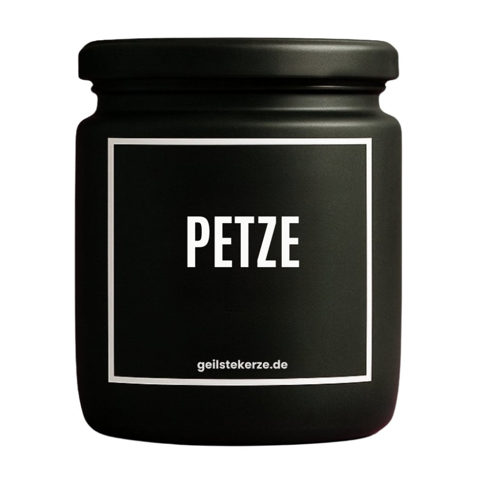 Duftkerze mit Spruch von geilstekerze ist der neue Geschenketrend. Diese witzige Kerze Vegane Bio-Kerze mit Spruch – PETZE brennt mega lange sagenhafte 80 Stunde, hochwertige ätherische Öle schaffen beste Duftverteilung. Mit 1400 lustigen Sprüchen perfekt zum Verschenken. Handgemacht in Deutschland von geilstekerze.de -Die beste Duftkerze die du kaufen kannst.