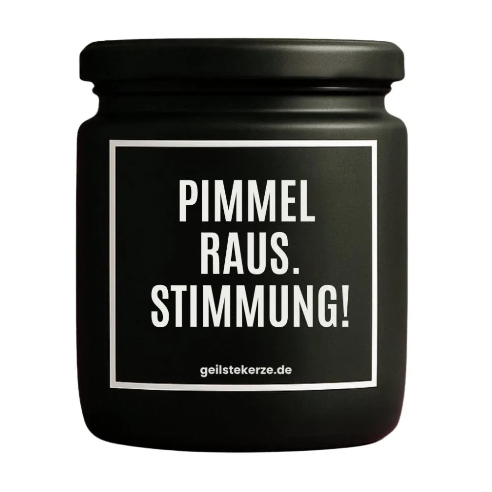 Duftkerze mit Spruch von geilstekerze ist der neue Geschenketrend. Diese witzige Kerze Vegane Bio-Kerze mit Spruch – PIMMEL RAUS. STIMMUNG brennt mega lange sagenhafte 80 Stunde, hochwertige ätherische Öle schaffen beste Duftverteilung. Mit 1400 lustigen Sprüchen perfekt zum Verschenken. Handgemacht in Deutschland von geilstekerze.de -Die beste Duftkerze die du kaufen kannst.