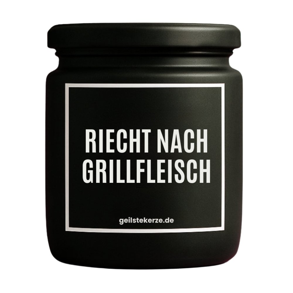 Duftkerze mit Spruch von geilstekerze ist der neue Geschenketrend. Diese witzige Kerze Vegane Bio-Kerze mit Spruch – RIECHT NACH GRILLFLEISCH brennt mega lange sagenhafte 80 Stunde, hochwertige ätherische Öle schaffen beste Duftverteilung. Mit 1400 lustigen Sprüchen perfekt zum Verschenken. Handgemacht in Deutschland von geilstekerze.de -Die beste Duftkerze die du kaufen kannst.