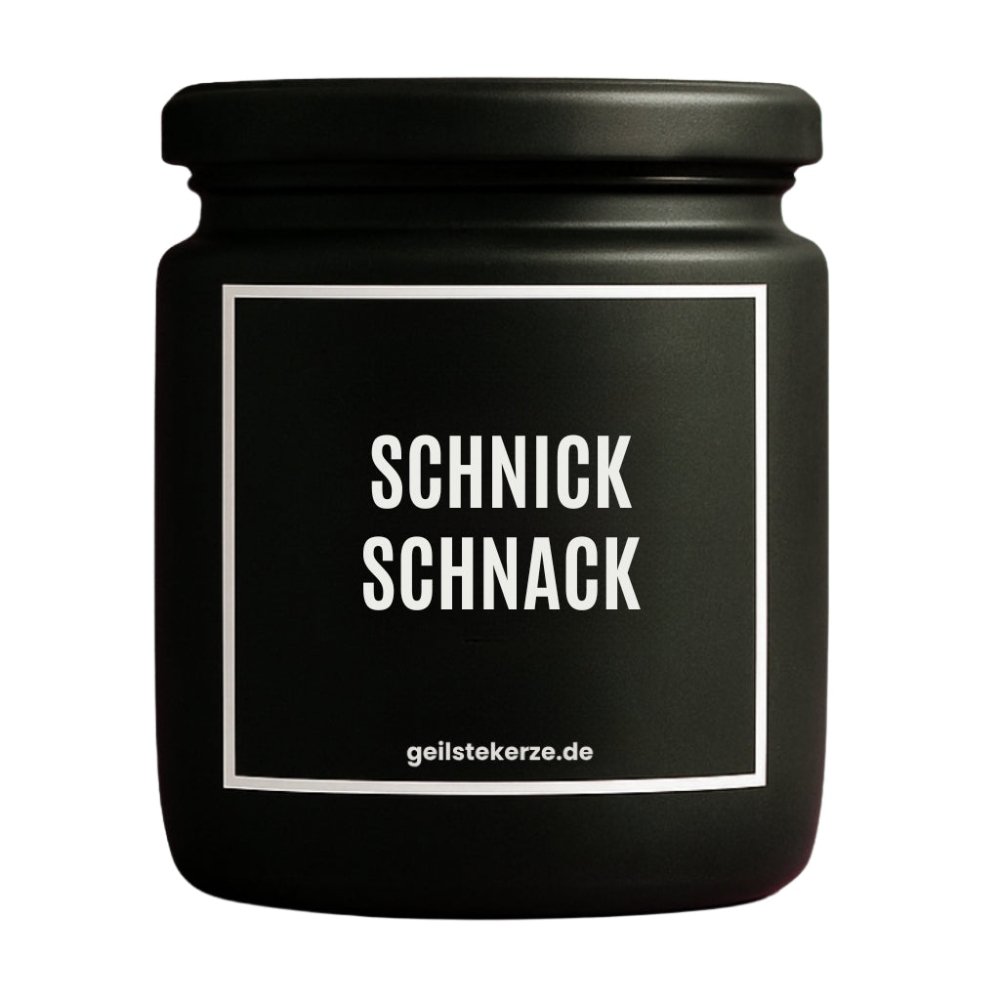 Duftkerze mit Spruch von geilstekerze ist der neue Geschenketrend. Diese witzige Kerze Vegane Bio-Kerze mit Spruch – SCHNICK SCHNACK brennt mega lange sagenhafte 80 Stunde, hochwertige ätherische Öle schaffen beste Duftverteilung. Mit 1400 lustigen Sprüchen perfekt zum Verschenken. Handgemacht in Deutschland von geilstekerze.de -Die beste Duftkerze die du kaufen kannst.