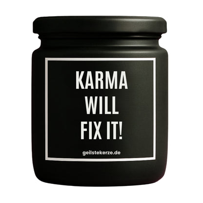 Erste von künstlicher Intelligenz kreierte Vegane Bio-Kerze mit Spruch – KARMA WILL FIX IT! Mega lange Brenndauer von 80 Stunde, hochwertige ätherische Öle schaffen beste Duftverteilung. Mit 1400 lustigen Sprüchen perfekt zum Verschenken. Handgemacht in Deutschland von geilstekerze.de -Die beste Duftkerze die du kaufen kannst.