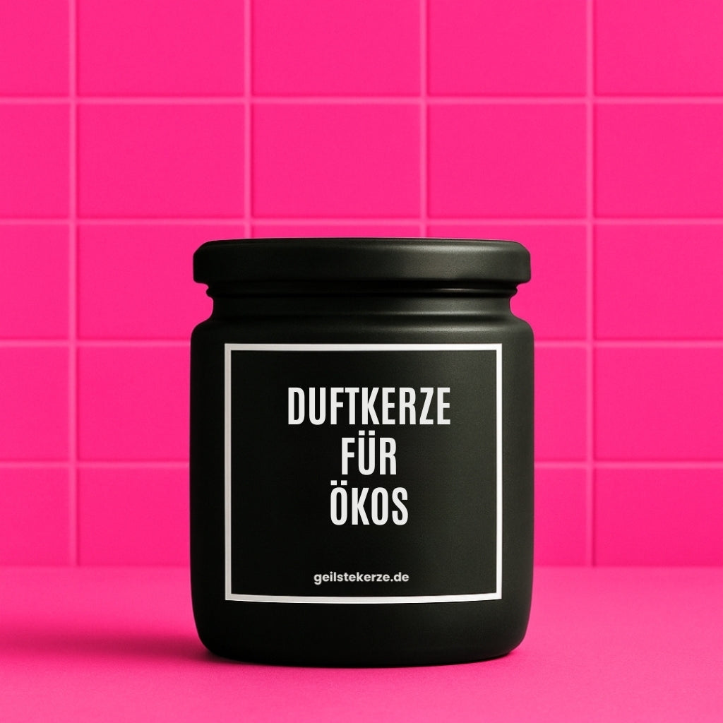 Erste von künstlicher Intelligenz kreierte Vegane Bio-Kerze mit Spruch – DUFTKERZE FÜR ÖKOS Mega lange Brenndauer von 80 Stunde, hochwertige ätherische Öle schaffen beste Duftverteilung. Mit 1400 lustigen Sprüchen perfekt zum Verschenken. Handgemacht in Deutschland von geilstekerze.de -Die beste Duftkerze die du kaufen kannst.