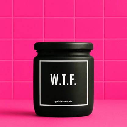 Erste von künstlicher Intelligenz kreierte Vegane Bio-Kerze mit Spruch – Duftkerze I W.T.F. „what the fuck“ Mega lange Brenndauer von 80 Stunde, hochwertige ätherische Öle schaffen beste Duftverteilung. Mit 1400 lustigen Sprüchen perfekt zum Verschenken. Handgemacht in Deutschland von geilstekerze.de -Die beste Duftkerze die du kaufen kannst.