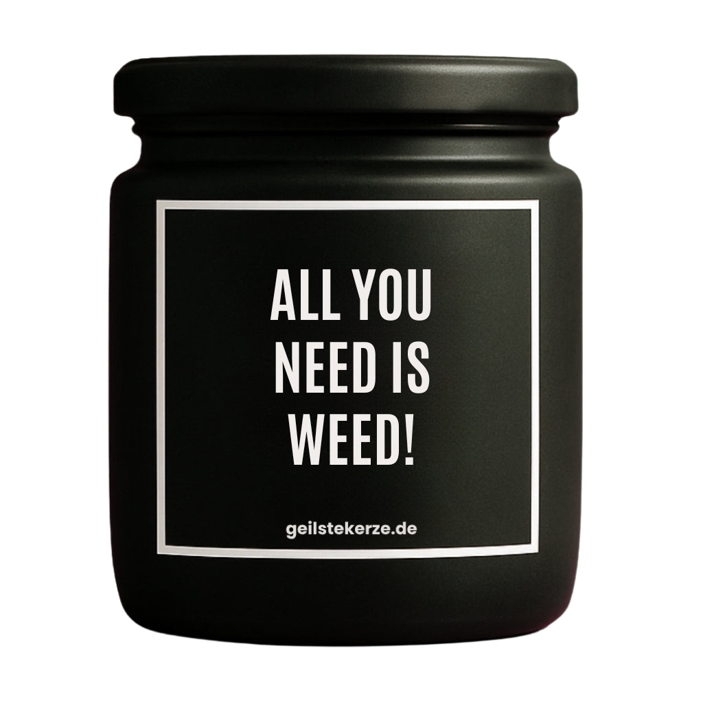 Erste von künstlicher Intelligenz kreierte Vegane Bio-Kerze mit Spruch – ALL YOU NEED IS WEED! Mega lange Brenndauer von 80 Stunde, hochwertige ätherische Öle schaffen beste Duftverteilung. Mit 1400 lustigen Sprüchen perfekt zum Verschenken. Handgemacht in Deutschland von geilstekerze.de -Die beste Duftkerze die du kaufen kannst.