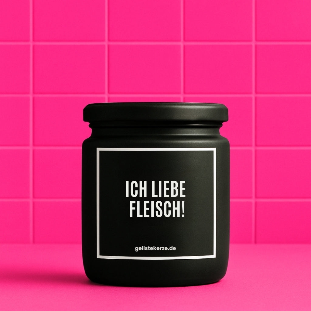 Erste von künstlicher Intelligenz kreierte Vegane Bio-Kerze mit Spruch – ICH LIEBE FLEISCH Mega lange Brenndauer von 80 Stunde, hochwertige ätherische Öle schaffen beste Duftverteilung. Mit 1400 lustigen Sprüchen perfekt zum Verschenken. Handgemacht in Deutschland von geilstekerze.de -Die beste Duftkerze die du kaufen kannst.