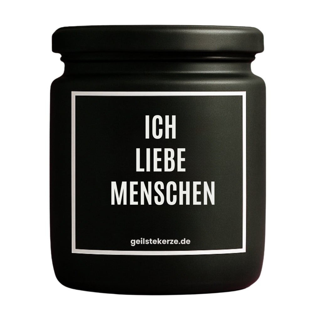Erste von künstlicher Intelligenz kreierte Vegane Bio-Kerze mit Spruch – ICH LIEBE MENSCHEN Mega lange Brenndauer von 80 Stunde, hochwertige ätherische Öle schaffen beste Duftverteilung. Mit 1400 lustigen Sprüchen perfekt zum Verschenken. Handgemacht in Deutschland von geilstekerze.de -Die beste Duftkerze die du kaufen kannst.