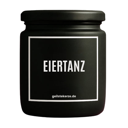 Erste von künstlicher Intelligenz kreierte Vegane Bio-Kerze mit Spruch – EIERTANZ Mega lange Brenndauer von 80 Stunde, hochwertige ätherische Öle schaffen beste Duftverteilung. Mit 1400 lustigen Sprüchen perfekt zum Verschenken. Handgemacht in Deutschland von geilstekerze.de -Die beste Duftkerze die du kaufen kannst.