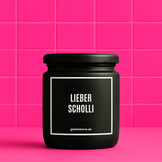 Duftkerze mit Spruch von geilstekerze ist der neue Geschenketrend. Diese witzige Kerze Vegane Bio-Kerze mit Spruch – LIEBER SCHOLLI brennt mega lange sagenhafte 80 Stunde, hochwertige ätherische Öle schaffen beste Duftverteilung. Mit 1400 lustigen Sprüchen perfekt zum Verschenken. Handgemacht in Deutschland von geilstekerze.de -Die beste Duftkerze die du kaufen kannst.