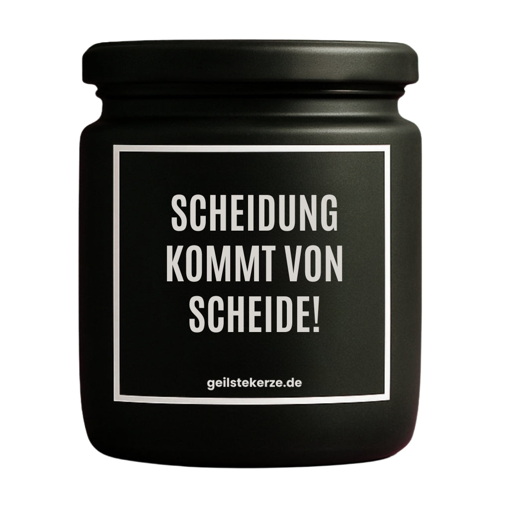 Erste von künstlicher Intelligenz kreierte Vegane Bio-Kerze mit Spruch – SCHEIDUNG KOMMT VON SCHEIDE! Mega lange Brenndauer von 80 Stunde, hochwertige ätherische Öle schaffen beste Duftverteilung. Mit 1400 lustigen Sprüchen perfekt zum Verschenken. Handgemacht in Deutschland von geilstekerze.de -Die beste Duftkerze die du kaufen kannst.