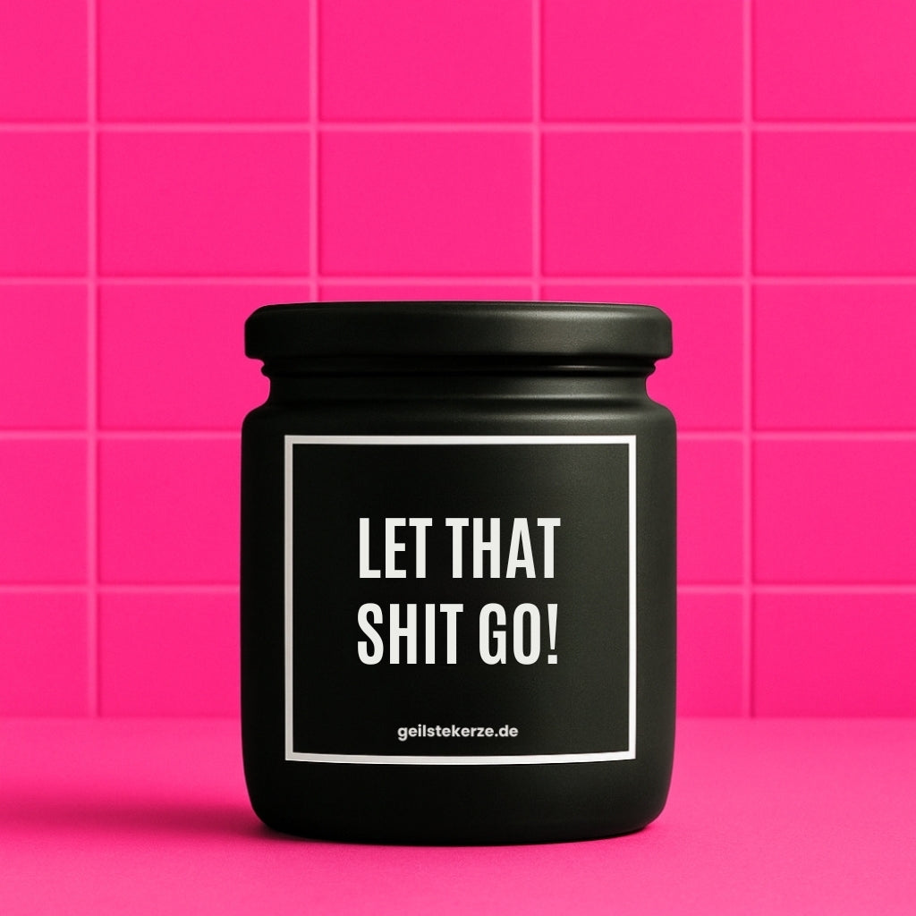 Erste von künstlicher Intelligenz kreierte Vegane Bio-Kerze mit Spruch – LET THAT SHIT GO! Mega lange Brenndauer von 80 Stunde, hochwertige ätherische Öle schaffen beste Duftverteilung. Mit 1400 lustigen Sprüchen perfekt zum Verschenken. Handgemacht in Deutschland von geilstekerze.de -Die beste Duftkerze die du kaufen kannst.