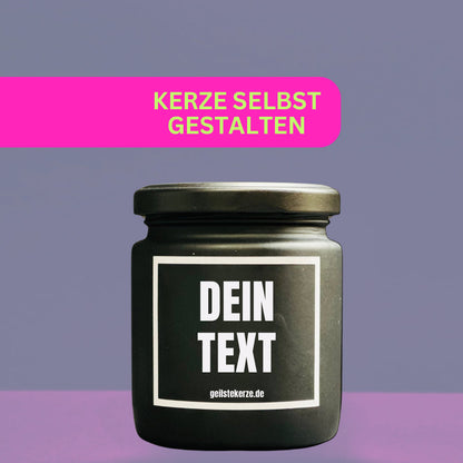 Erste von künstlicher Intelligenz kreierte Vegane Bio-Kerze mit Spruch – DEIN TEXT personalisiere deine geilstekerze Mega lange Brenndauer von 80 Stunde, hochwertige ätherische Öle schaffen beste Duftverteilung. Mit 1400 lustigen Sprüchen perfekt zum Verschenken. Handgemacht in Deutschland von geilstekerze.de -Die beste Duftkerze die du kaufen kannst.