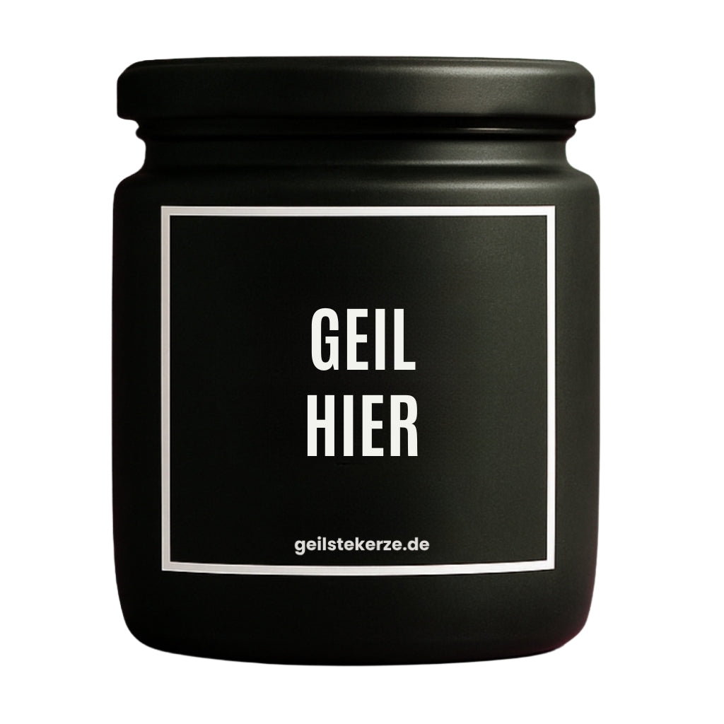 Erste von künstlicher Intelligenz kreierte Vegane Bio-Kerze mit Spruch – GEIL HIER Mega lange Brenndauer von 80 Stunde, hochwertige ätherische Öle schaffen beste Duftverteilung. Mit 1400 lustigen Sprüchen perfekt zum Verschenken. Handgemacht in Deutschland von geilstekerze.de -Die beste Duftkerze die du kaufen kannst.
