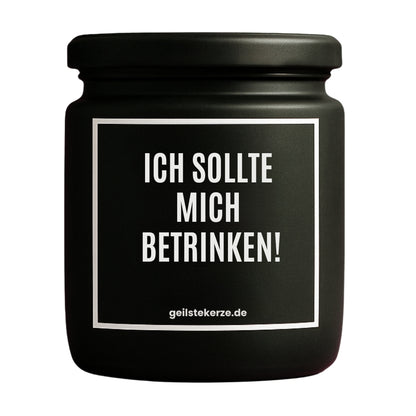 Erste von künstlicher Intelligenz kreierte Vegane Bio-Kerze mit Spruch – ICH SOLLTE MICH BETRINKEN! Mega lange Brenndauer von 80 Stunde, hochwertige ätherische Öle schaffen beste Duftverteilung. Mit 1400 lustigen Sprüchen perfekt zum Verschenken. Handgemacht in Deutschland von geilstekerze.de -Die beste Duftkerze die du kaufen kannst.