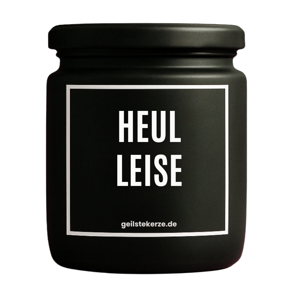 Erste von künstlicher Intelligenz kreierte Vegane Bio-Kerze mit Spruch – HEUL LEISE Mega lange Brenndauer von 80 Stunde, hochwertige ätherische Öle schaffen beste Duftverteilung. Mit 1400 lustigen Sprüchen perfekt zum Verschenken. Handgemacht in Deutschland von geilstekerze.de -Die beste Duftkerze die du kaufen kannst.