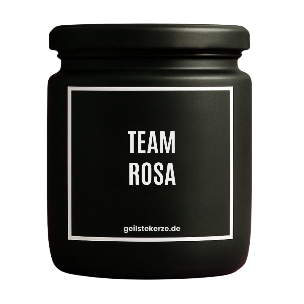 Erste von künstlicher Intelligenz kreierte Vegane Bio-Kerze mit Spruch – TEAM ROSA Mega lange Brenndauer von 80 Stunde, hochwertige ätherische Öle schaffen beste Duftverteilung. Mit 1400 lustigen Sprüchen perfekt zum Verschenken. Handgemacht in Deutschland von geilstekerze.de -Die beste Duftkerze die du kaufen kannst.