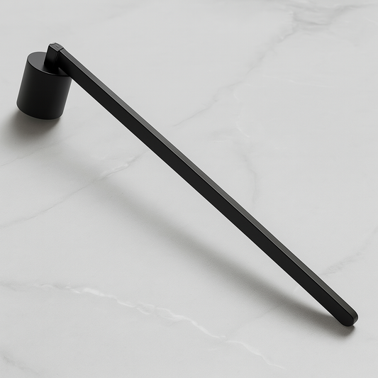 Duftkerze mit Spruch von geilstekerze ist der neue Geschenketrend. Diese witzige Kerze Hochwertiger KERZENLÖSCHER in schwarz matt brennt mega lange sagenhafte 80 Stunde, hochwertige ätherische Öle schaffen beste Duftverteilung. Mit 1400 lustigen Sprüchen perfekt zum Verschenken. Handgemacht in Deutschland von geilstekerze.de -Die beste Duftkerze die du kaufen kannst.