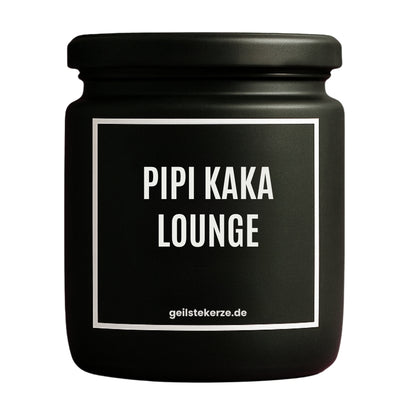 Duftkerze mit Spruch von geilstekerze ist der neue Geschenketrend. Diese witzige Kerze Vegane Bio-Kerze mit Spruch – PIPI KAKA LOUNGE brennt mega lange sagenhafte 80 Stunde, hochwertige ätherische Öle schaffen beste Duftverteilung. Mit 1400 lustigen Sprüchen perfekt zum Verschenken. Handgemacht in Deutschland von geilstekerze.de -Die beste Duftkerze die du kaufen kannst.