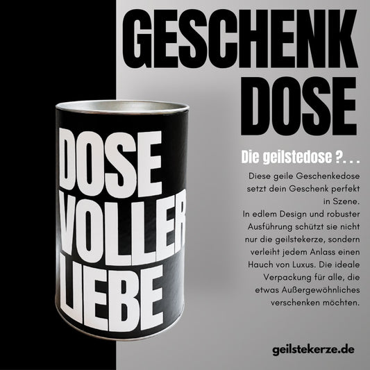 Erste von künstlicher Intelligenz kreierte geilstekerze.de Geschenkdose - schwarz | DOSE VOLLER LIEBE Mega lange Brenndauer von 80 Stunde, hochwertige ätherische Öle schaffen beste Duftverteilung. Mit 1400 lustigen Sprüchen perfekt zum Verschenken. Handgemacht in Deutschland von geilstekerze.de -Die beste Duftkerze die du kaufen kannst.