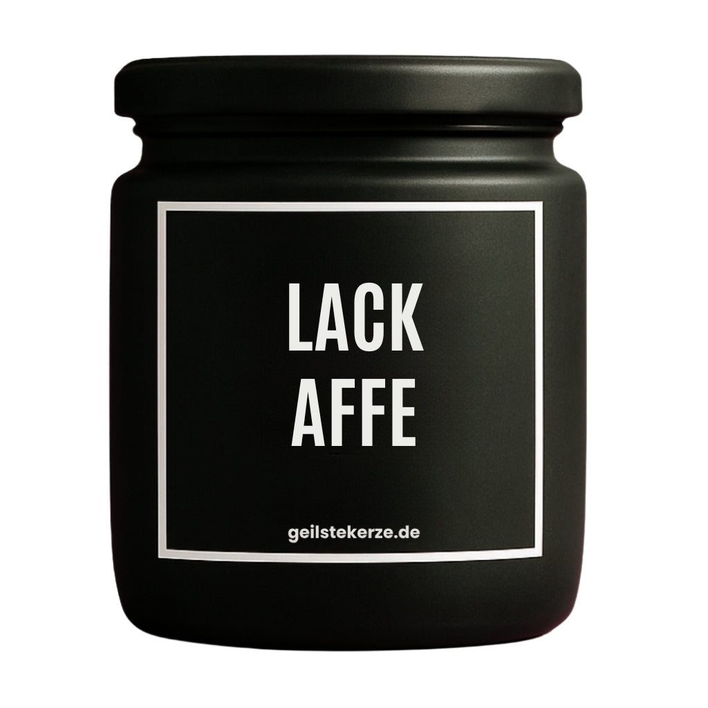 Erste von künstlicher Intelligenz kreierte Vegane Bio-Kerze mit Spruch – LACKAFFE Mega lange Brenndauer von 80 Stunde, hochwertige ätherische Öle schaffen beste Duftverteilung. Mit 1400 lustigen Sprüchen perfekt zum Verschenken. Handgemacht in Deutschland von geilstekerze.de -Die beste Duftkerze die du kaufen kannst.