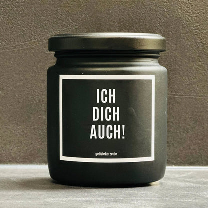 Erste von künstlicher Intelligenz kreierte Vegane Bio-Kerze mit Spruch – ICH DICH AUCH Mega lange Brenndauer von 80 Stunde, hochwertige ätherische Öle schaffen beste Duftverteilung. Mit 1400 lustigen Sprüchen perfekt zum Verschenken. Handgemacht in Deutschland von geilstekerze.de -Die beste Duftkerze die du kaufen kannst.