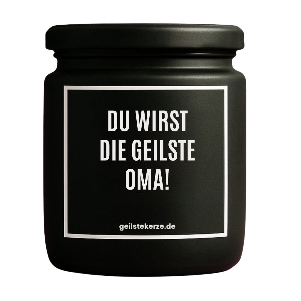 Erste von künstlicher Intelligenz kreierte Vegane Bio-Kerze mit Spruch – DU WIRST DIE GEILSTE OMA! Mega lange Brenndauer von 80 Stunde, hochwertige ätherische Öle schaffen beste Duftverteilung. Mit 1400 lustigen Sprüchen perfekt zum Verschenken. Handgemacht in Deutschland von geilstekerze.de -Die beste Duftkerze die du kaufen kannst.