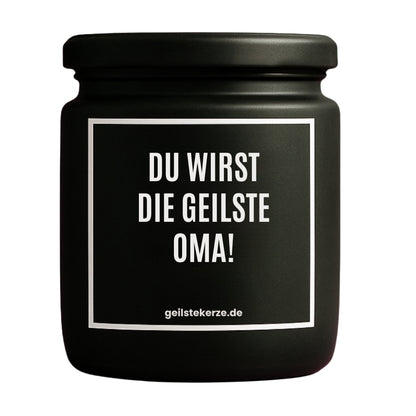 Erste von künstlicher Intelligenz kreierte Vegane Bio-Kerze mit Spruch – DU WIRST DIE GEILSTE OMA! Mega lange Brenndauer von 80 Stunde, hochwertige ätherische Öle schaffen beste Duftverteilung. Mit 1400 lustigen Sprüchen perfekt zum Verschenken. Handgemacht in Deutschland von geilstekerze.de -Die beste Duftkerze die du kaufen kannst.