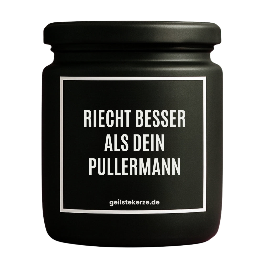 Duftkerze mit Spruch von geilstekerze ist der neue Geschenketrend. Diese witzige Kerze Vegane Bio-Kerze mit Spruch – RIECHT BESSER ALS DEIN PULLERMANN brennt mega lange sagenhafte 80 Stunde, hochwertige ätherische Öle schaffen beste Duftverteilung. Mit 1400 lustigen Sprüchen perfekt zum Verschenken. Handgemacht in Deutschland von geilstekerze.de -Die beste Duftkerze die du kaufen kannst.