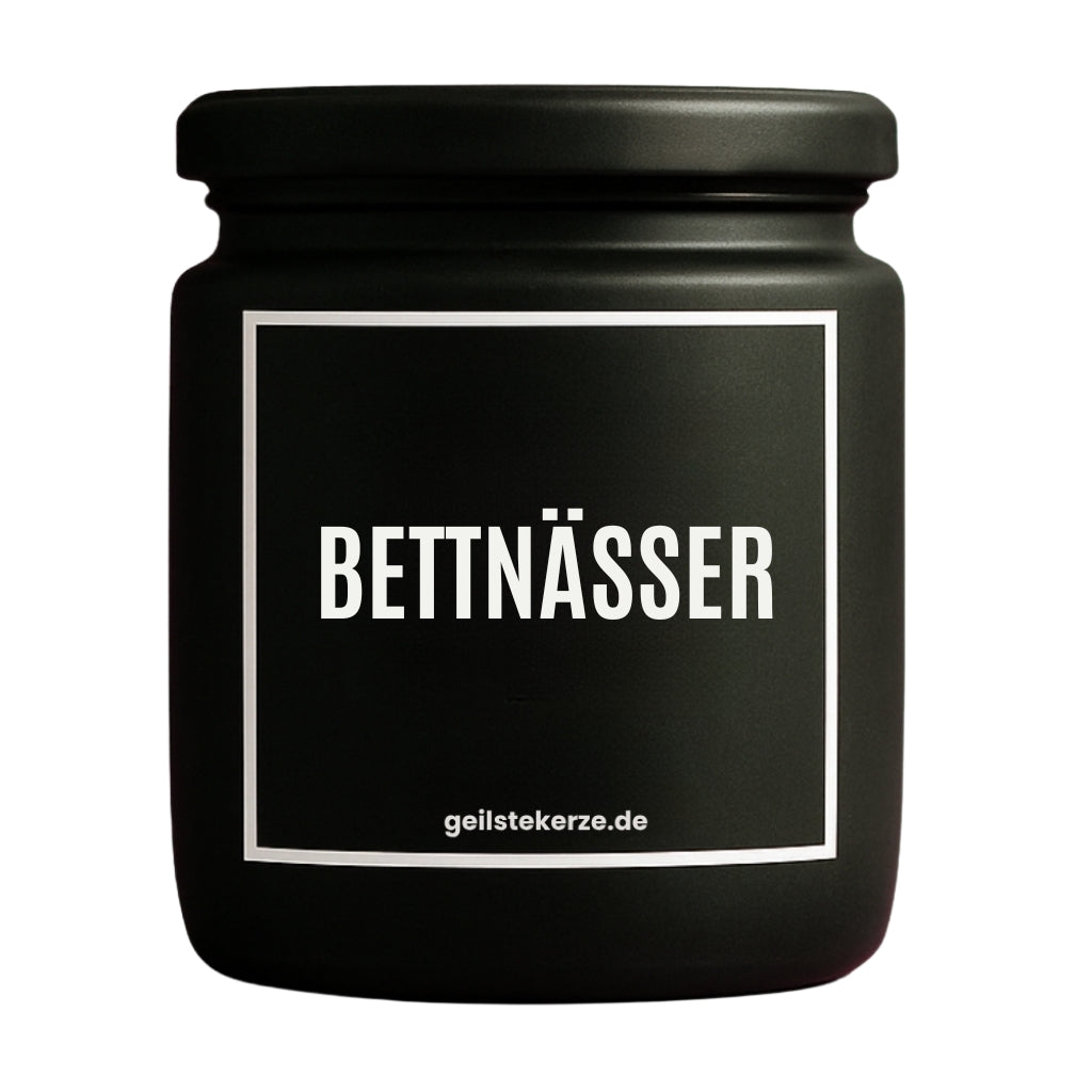 Duftkerze mit Spruch von geilstekerze ist der neue Geschenketrend. Diese witzige Kerze Vegane Bio-Kerze mit Spruch – BETTNÄSSER brennt mega lange sagenhafte 80 Stunde, hochwertige ätherische Öle schaffen beste Duftverteilung. Mit 1400 lustigen Sprüchen perfekt zum Verschenken. Handgemacht in Deutschland von geilstekerze.de -Die beste Duftkerze die du kaufen kannst.