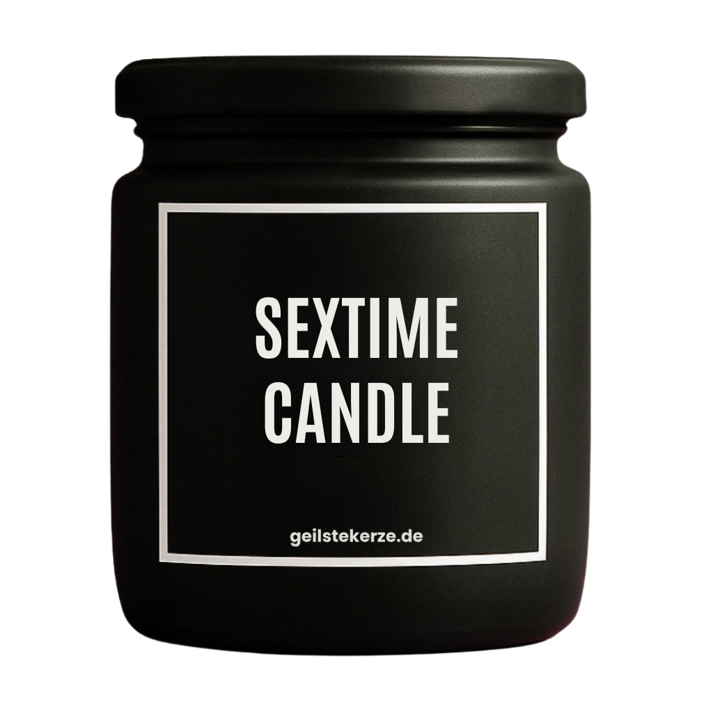 Erste von künstlicher Intelligenz kreierte Vegane Bio-Kerze mit Spruch – SEX TIME CANDLE Mega lange Brenndauer von 80 Stunde, hochwertige ätherische Öle schaffen beste Duftverteilung. Mit 1400 lustigen Sprüchen perfekt zum Verschenken. Handgemacht in Deutschland von geilstekerze.de -Die beste Duftkerze die du kaufen kannst.