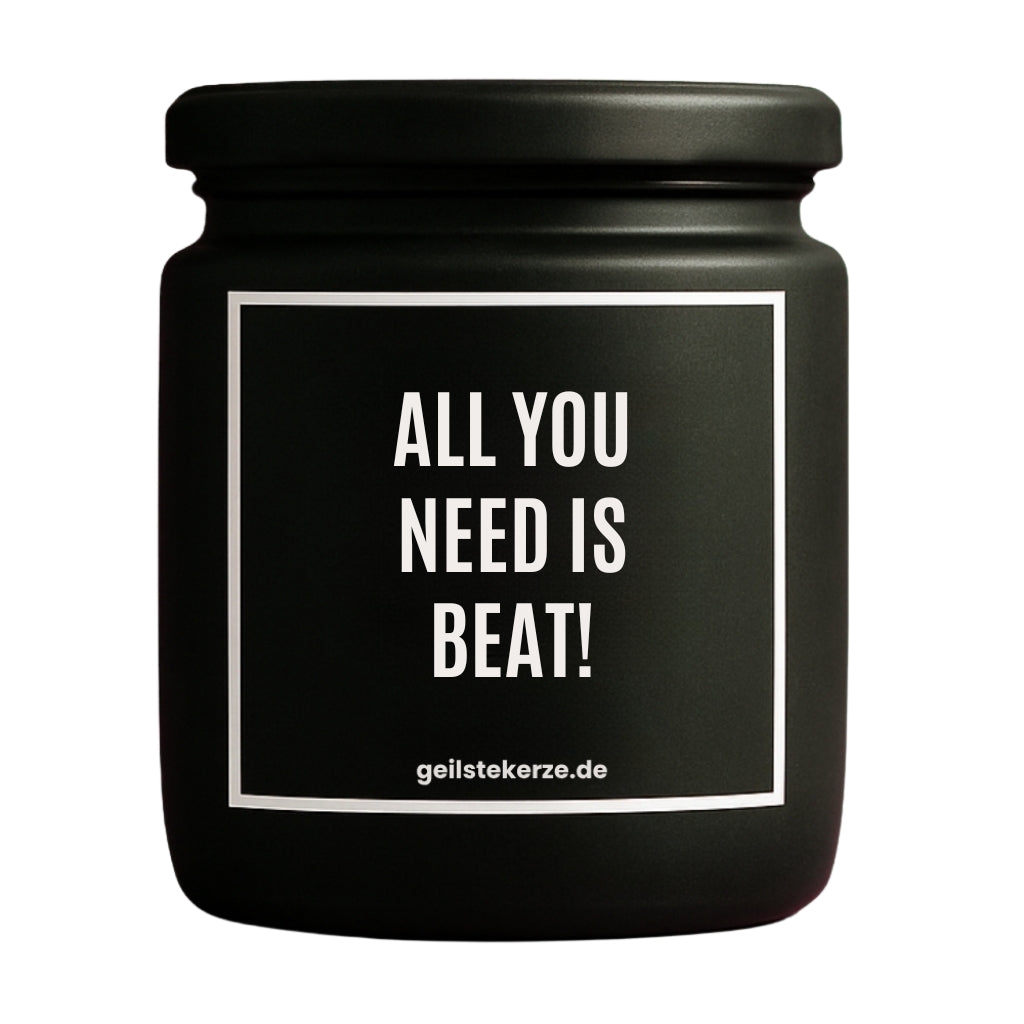 Erste von künstlicher Intelligenz kreierte Vegane Bio-Kerze mit Spruch – ALL YOU NEED IS BEAT! Mega lange Brenndauer von 80 Stunde, hochwertige ätherische Öle schaffen beste Duftverteilung. Mit 1400 lustigen Sprüchen perfekt zum Verschenken. Handgemacht in Deutschland von geilstekerze.de -Die beste Duftkerze die du kaufen kannst.